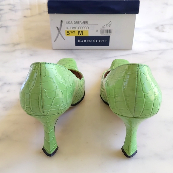 Karen Scott Leather Upper Lime Crocodile Pump with 3" heels. - Picture 5 of 7